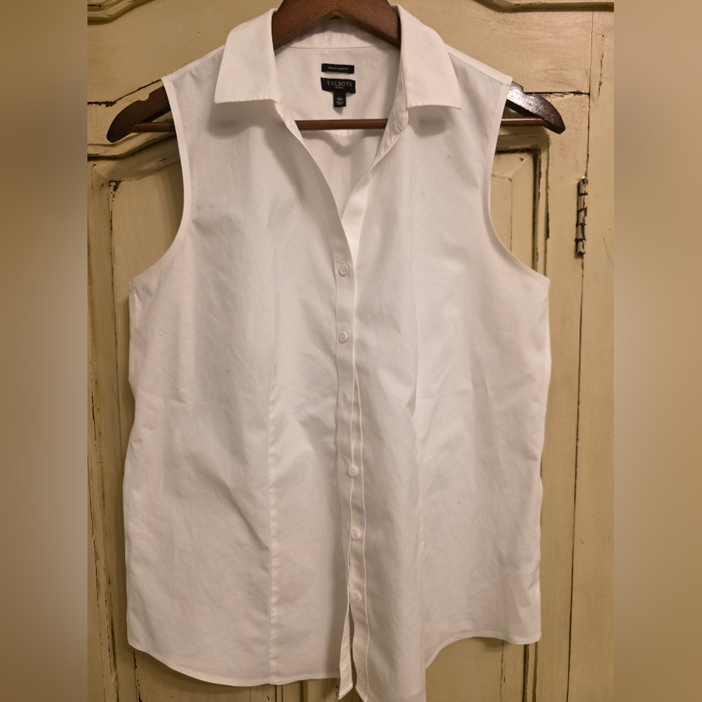 Talbots Classic White Sleeveless Blouse - No Iron